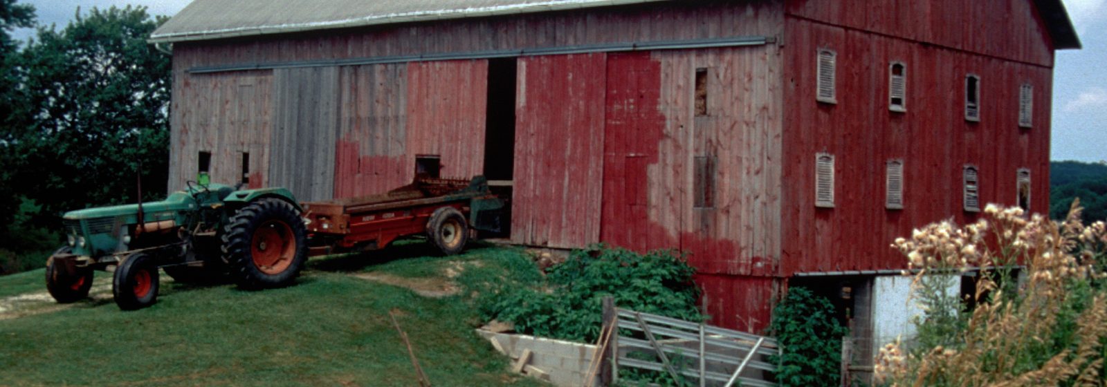 Grange rouge dans le Midwest